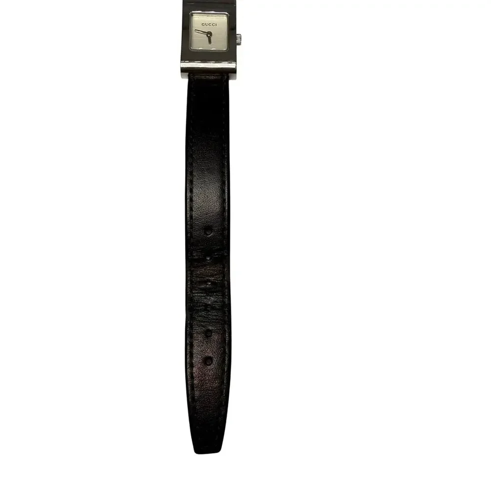 Vintage Gucci 2300L Swiss Made Womens Quartz Watch Silver Dial Leather Band